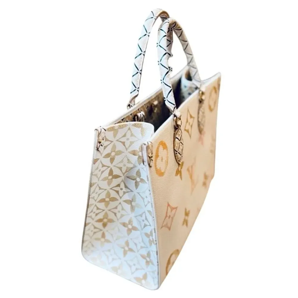 NIB Louis Vuitton By the Pool OnTheGo MM Beige Monogram Giant Watercolor M22975 - Picture 3 of 7